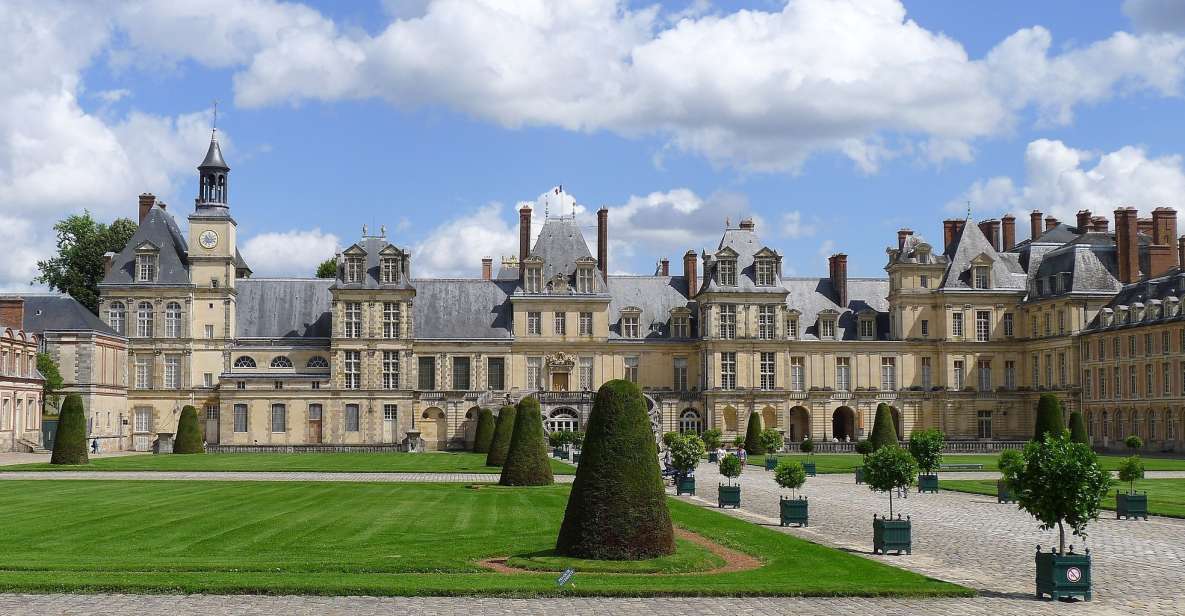 Fontainebleau: Fontainebleau Palace Private Guided Tour - Mobility Considerations