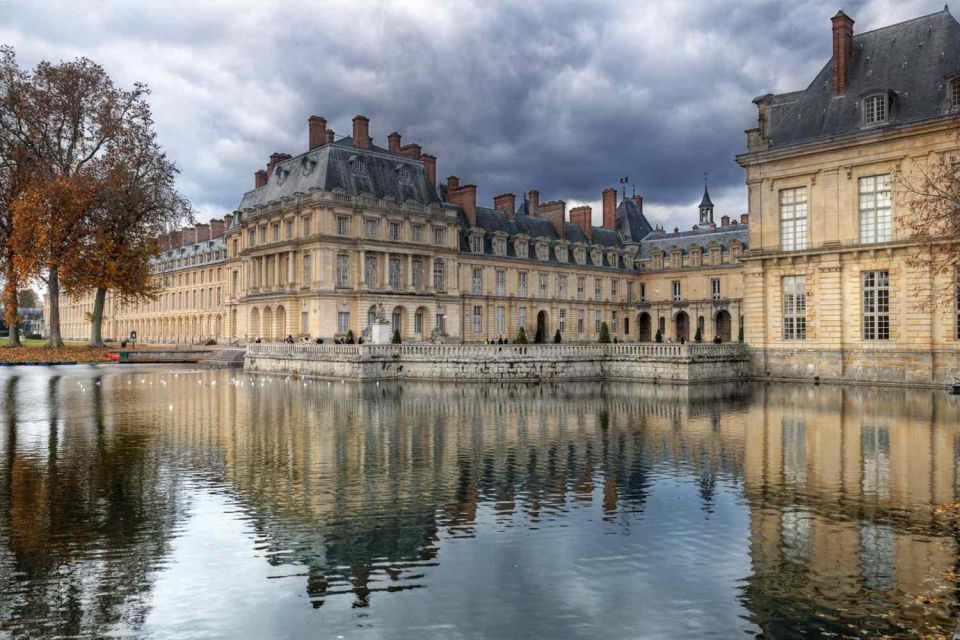 Fontainebleau: Private Round Transfer From Paris - Frequently Asked Questions