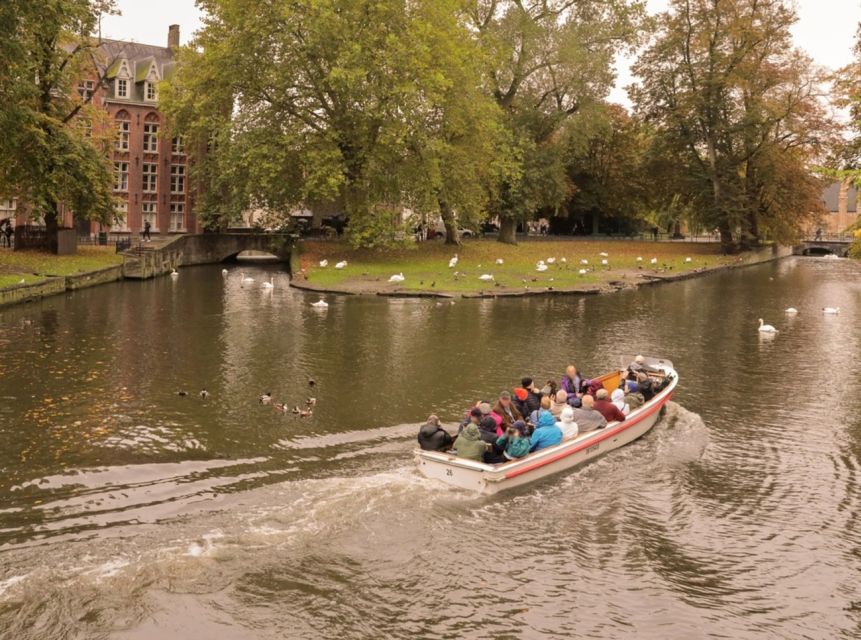 From Paris: Bruges Guided Tour With Hotel Pickup - Enjoying the Canal Cruise