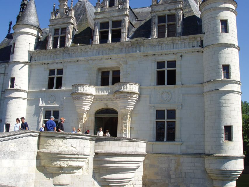 From Paris: Loire Valley Castles Full-Day Tour With Lunch - Enjoying the 3-Course Lunch