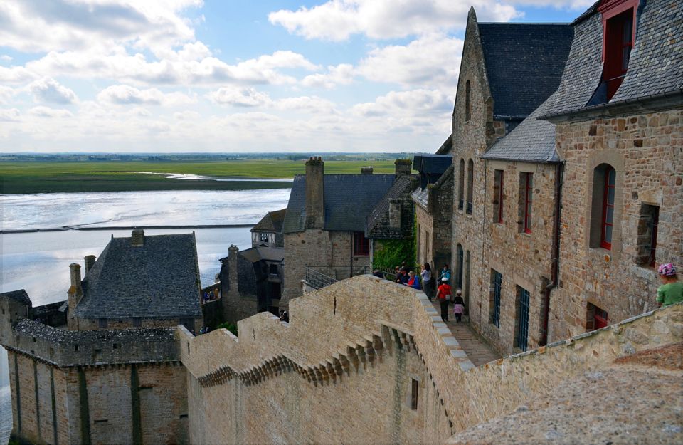 From Paris: Small-Group Mont St Michel Tour & Cider Tasting - Lunch and Cider Tasting
