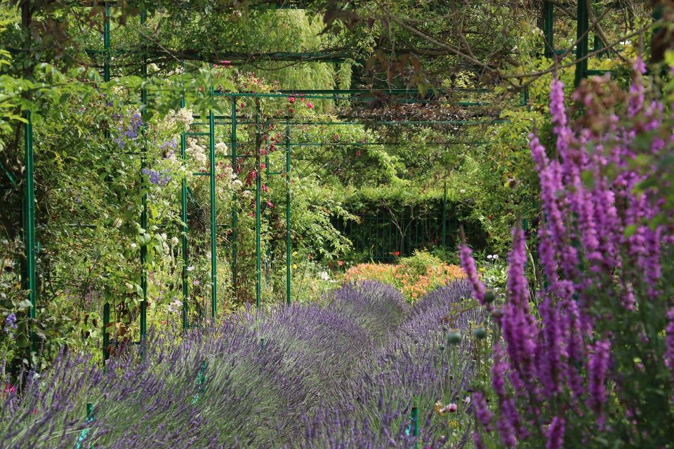 Giverny Private Guided Walking Tour - Frequently Asked Questions
