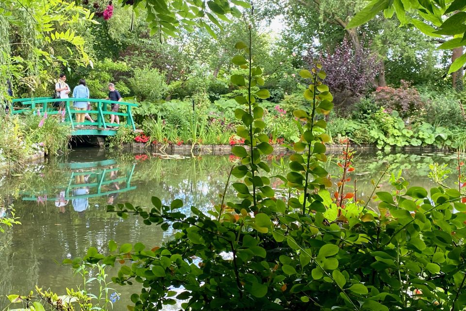 Giverny Versailles Trianon Small Group by Minivan From Paris - Versailles Palace Exploration