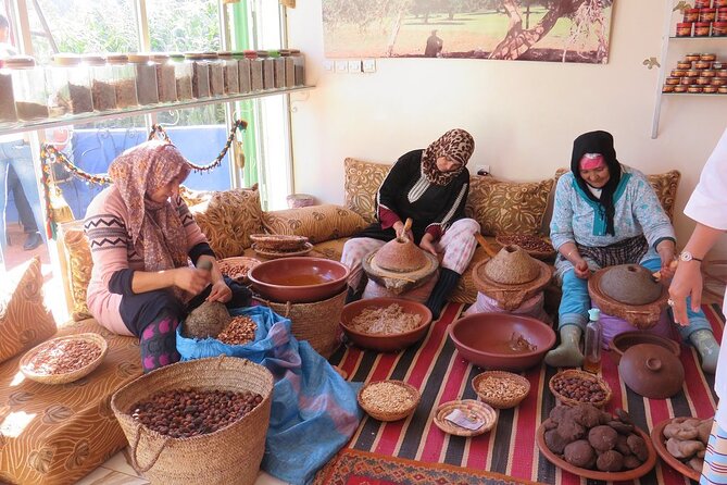 Half Day Tour From Marrakech to the Atlas Mountains & Ourika Valley - Riverside Cafes Option