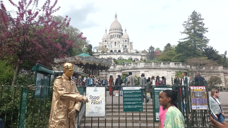 Montmartre: Guided Tour for Kids and Families - Exploring Montmartres History