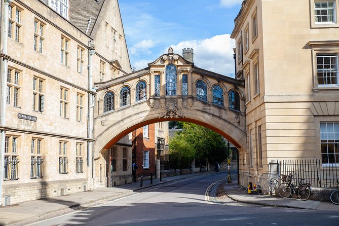 Oxford University Walking Tour With University Alumni Guide - Tour Accessibility and Inclusivity