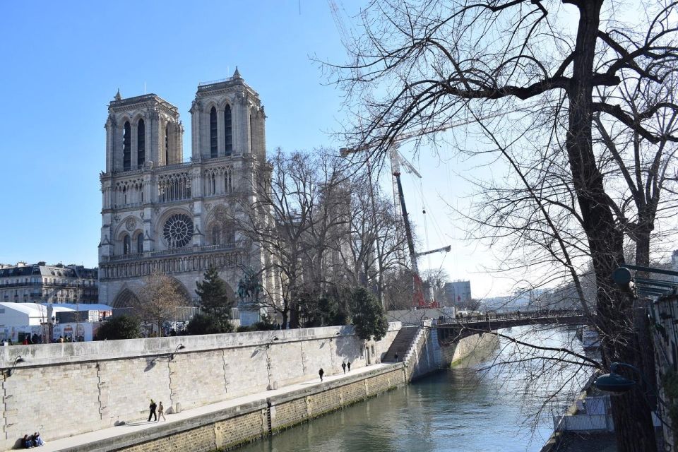 Paris: Sainte-Chapelle, Conciergerie, Notre Dame Guided Tour - Discovering Conciergeries Royal History