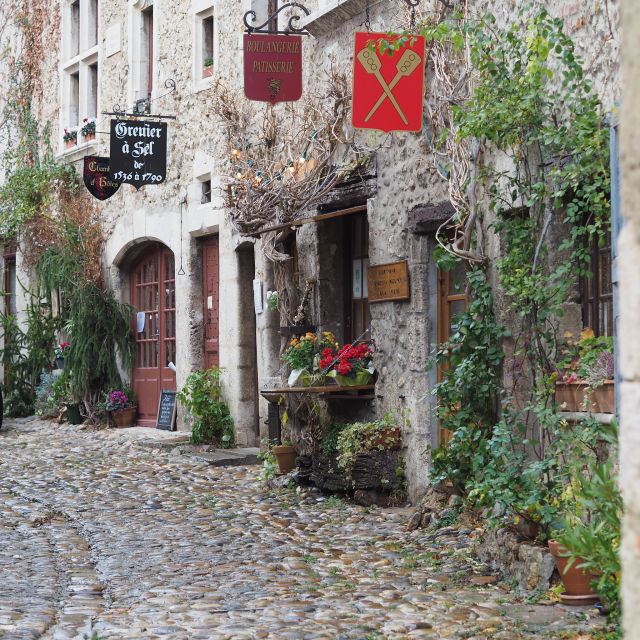 Pérouges: Medieval Village Private Guided Tour - Local Specialty Shops