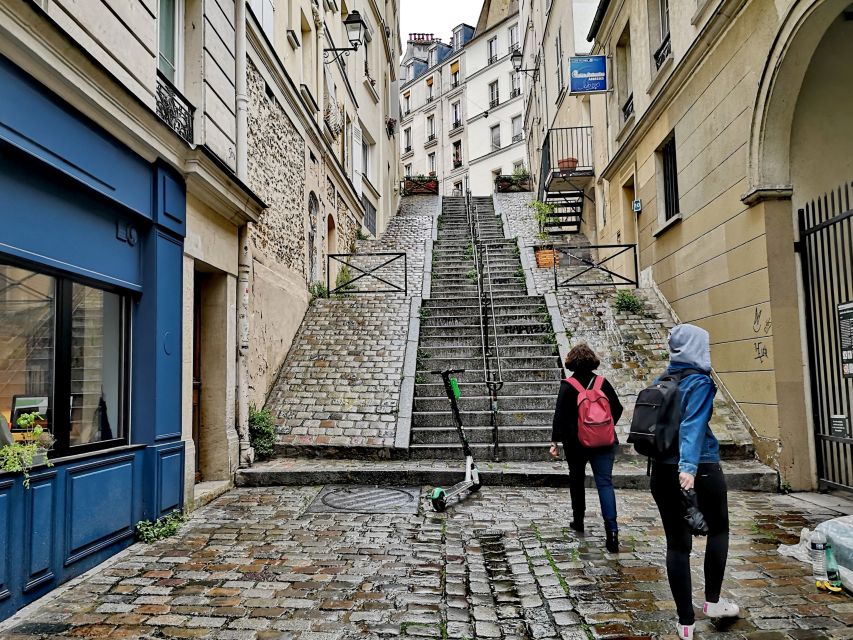 Family Experience: Montmartre Tour - Language Offerings