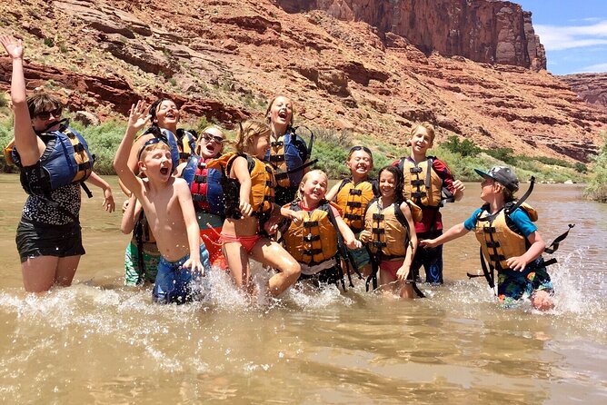 Fisher Towers Rafting Experience From Moab - Group Size and Capacity