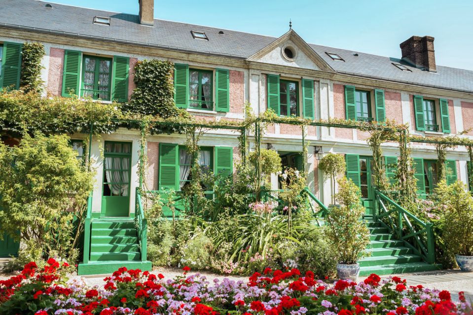 From Paris: Day Trip to Giverny & Versailles With Lunch - Inclusions and Exclusions Explained