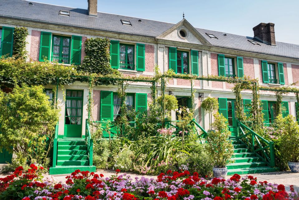From Paris: Monet Impressionism Tour to Giverny by Minibus - Exploring the Lily Pond and Bridge
