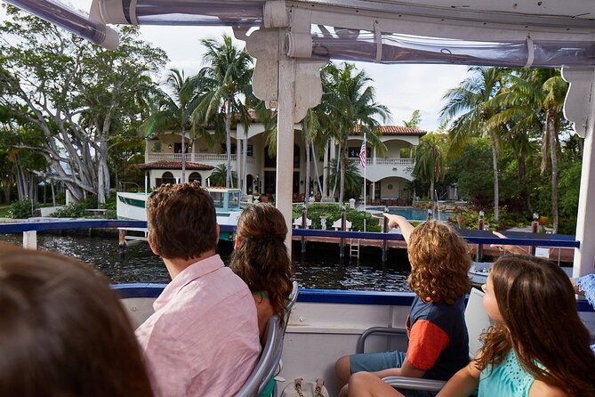 Jungle Queen Riverboat 90-Minute Narrated Sightseeing Cruise in Fort Lauderdale - Guest Capacity