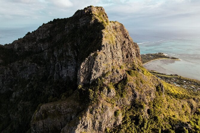 Le Morne Mountain Sunrise Hike & Climb - Meeting and Pickup Logistics