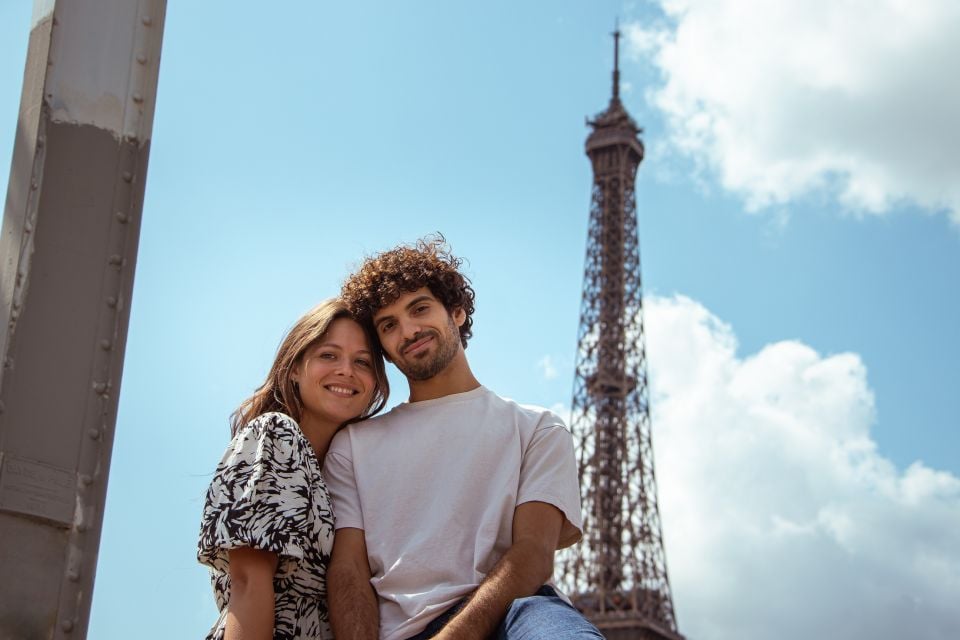 Paris: Private Photoshoot at the Eiffel Tower - Pricing and Group Size