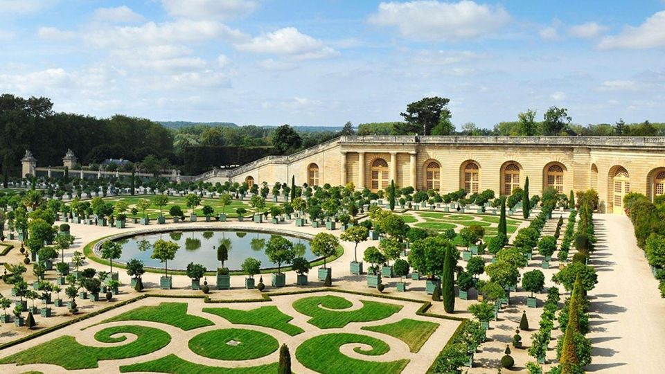 Paris: Private Transfer Château Versailles Van for 7 People 4H - Inclusions in the Package