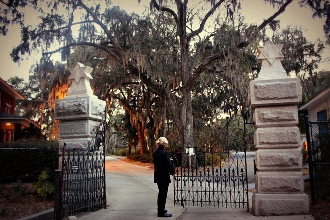 Savannahs Bonaventure Cemetery After Hours Group Tour - Spooky History of Savannah