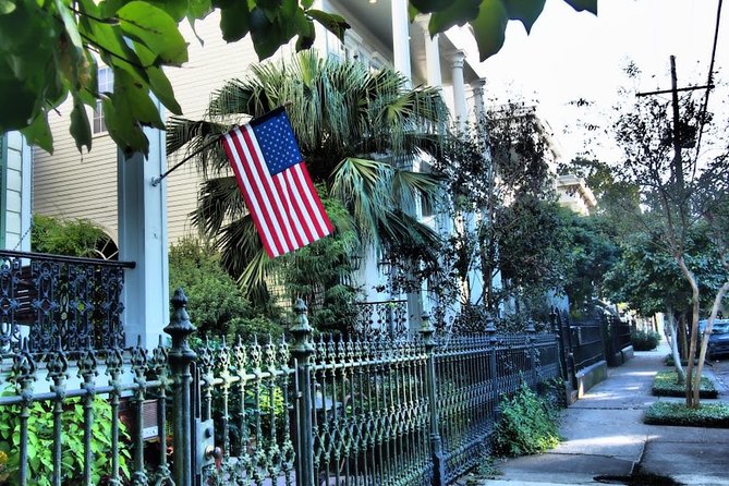 Walking Tour in New Orleans Garden District - Maximum Number of Travelers