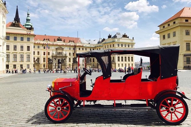 1,5 Hour Oldtimer Convertible Prague Sightseeing Tour - Exploring Historic Prague