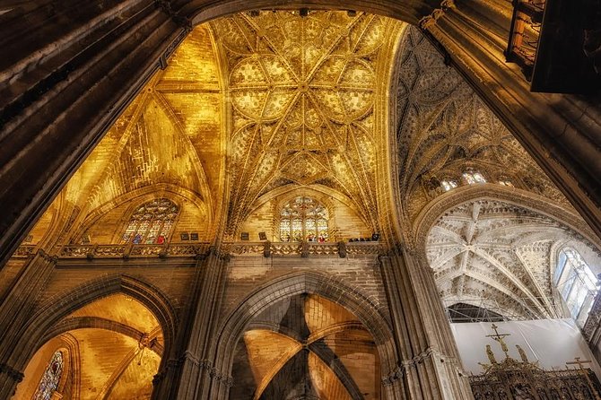 Alcazar and Cathedral of Seville Tour With Skip the Line Tickets - What to Expect on the Tour