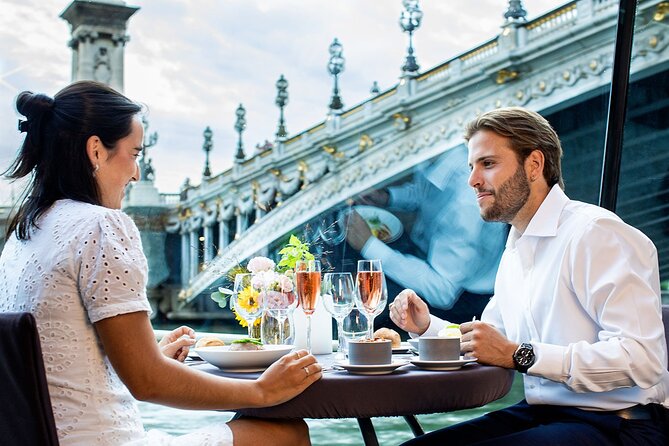 Bateaux Parisiens Seine River Gourmet Lunch & Sightseeing Cruise - Dining and Beverage Options