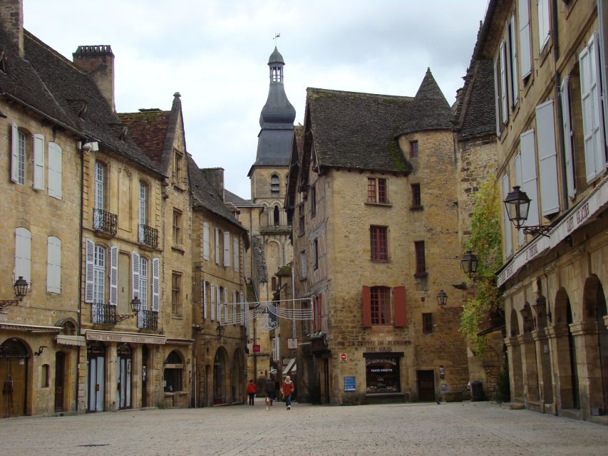 Bordeaux to Dordogne: Castles & Villages Private Tour - Jardins De Marqueyssac