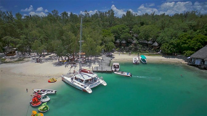 Full-Day Catamaran Cruise to Ile Aux Cerfs With BBQ Lunch - Highlights of the Cruise