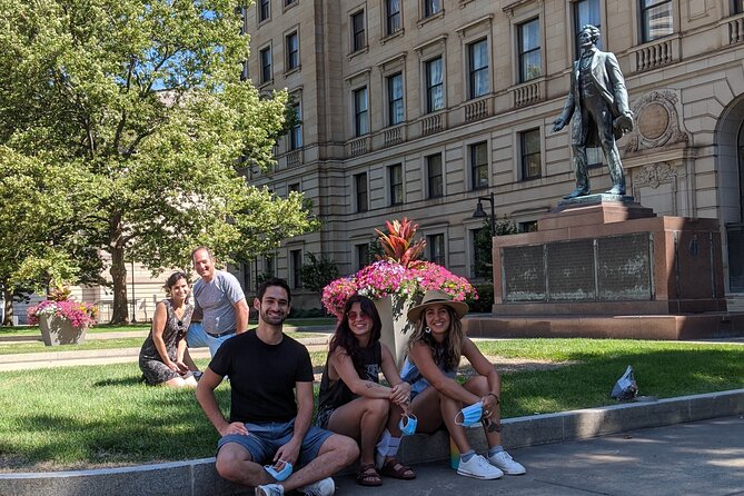 Guided Walking Tour: Downtown Highlights - End Point and Return