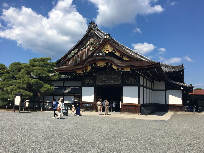 Kyoto: Private Guided Tour - Strolling Through Pontochō Alley