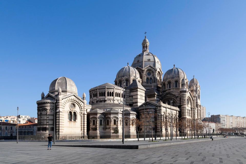 Marseille: Private Architecture Tour With a Local Expert - Inclusive and Exclusive Tour Elements