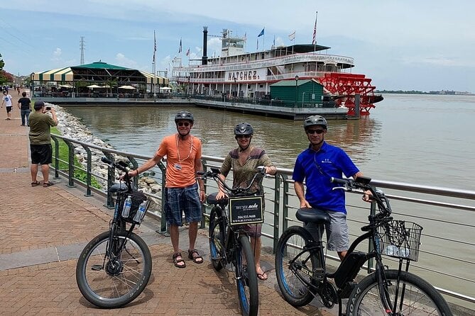 New Orleans French Quarter and Garden District Bike Tour - Tour Logistics and Requirements