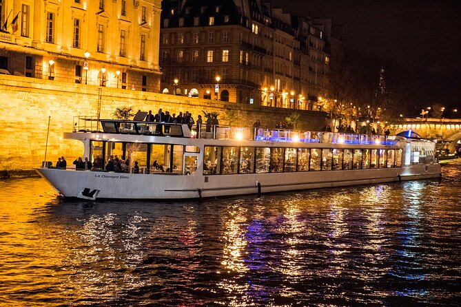 Paris Gourmet Dinner Seine River Cruise With Singer and DJ Set - Panoramic River Views