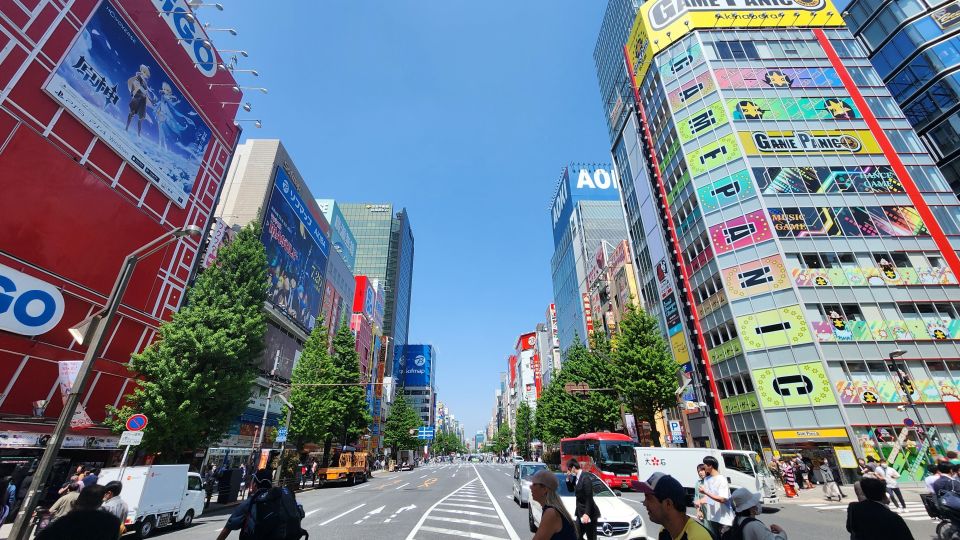 Real Tokyo in One Day With a Local - Trendy Shibuya and Harajuku