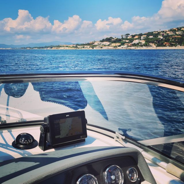 Sainte-Maxime: Private Boat Tour of the Gulf of Saint-Tropez - Snorkeling at Iles De Lerins