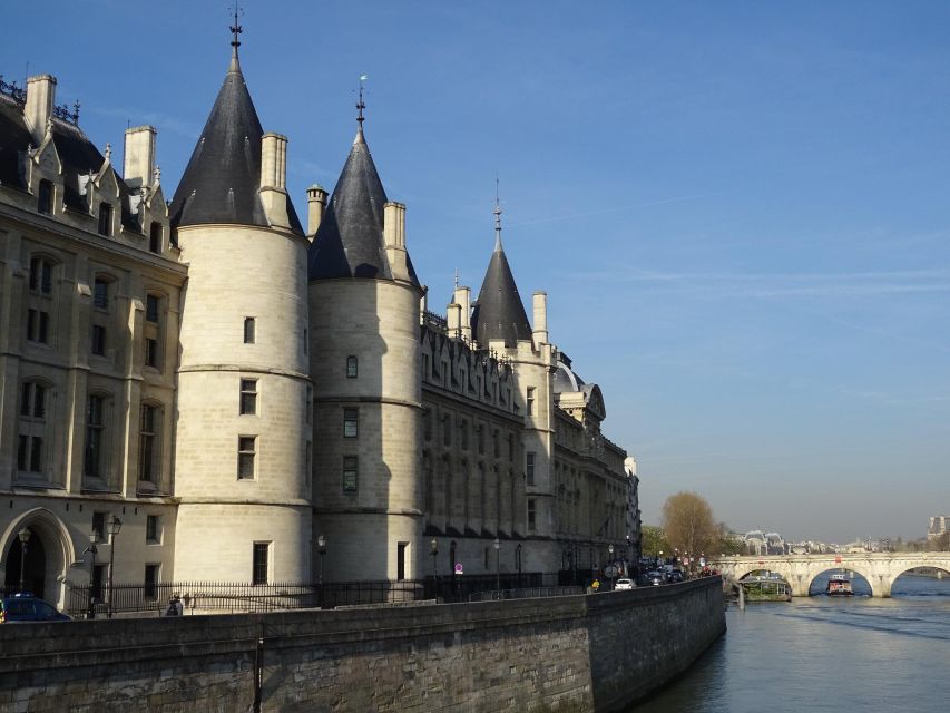 Ste Chapelle & Conciergerie Private Guided Tour With Tickets - Accessibility and Mobility Considerations