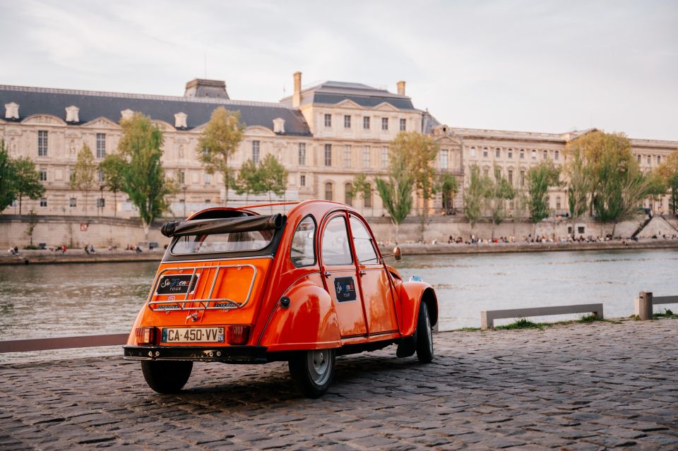 Guided Tour of Paris in Citroën 2CV - Professional Photography Opportunities