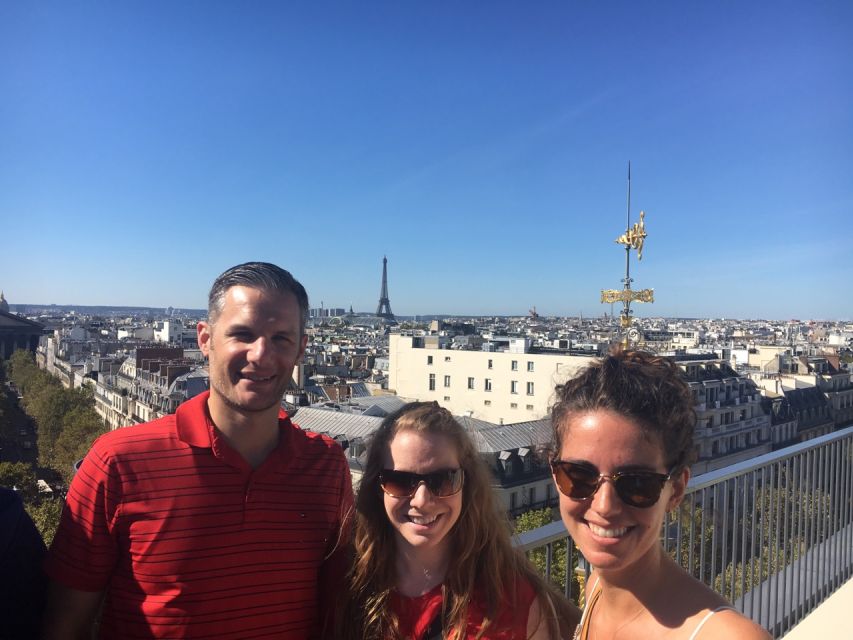 Paris: Book a Local Friend - Knowledgeable Local Guides