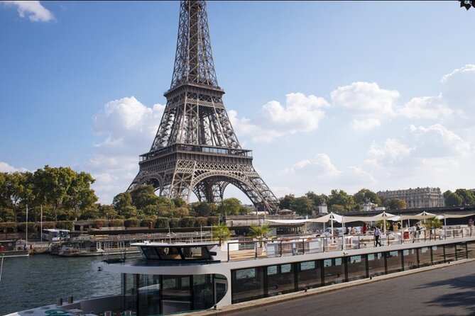 Paris Gourmet Dinner Seine River Cruise With Singer and DJ Set - Gourmet Dinner Experience