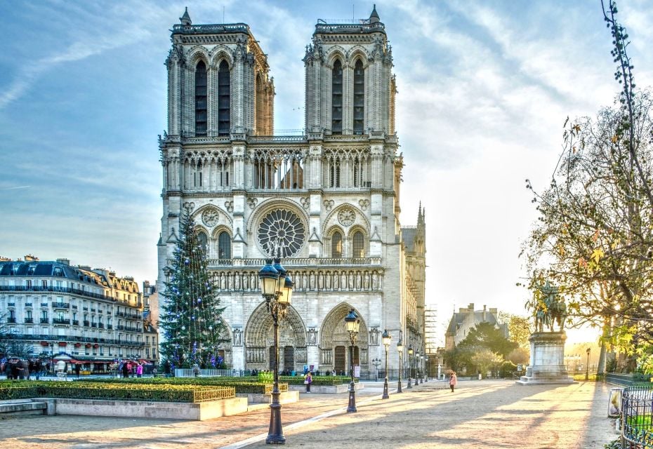 Paris - Historic City Center Guided Tour - Expert Guide and Private Tour