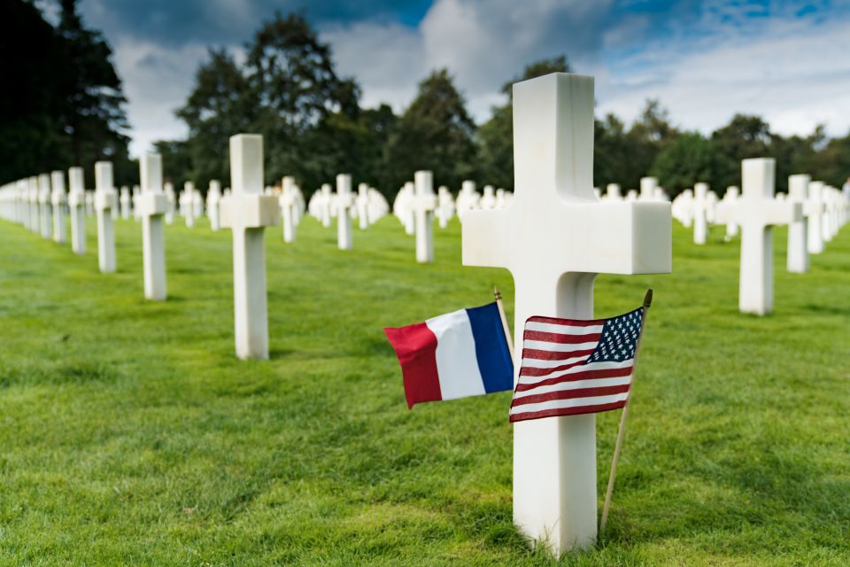 Paris: Normandy D-Day Beaches Guided Day Trip With Lunch - Roundtrip Transportation