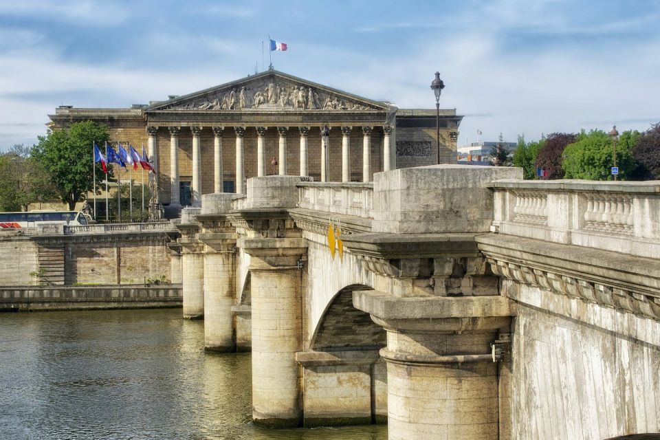 Paris Private Full Day 7 Iconic Sights City Tour by Mercedes - Seine River Cruise and Arc De Triomphe