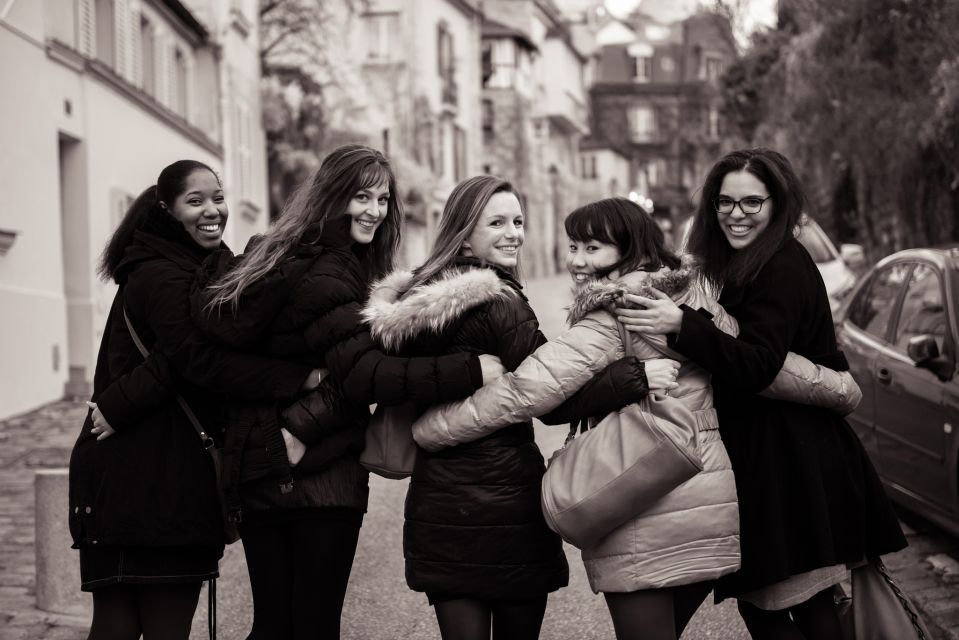 Paris: Private Professional Photo Shoot - Group Sizes Accommodated