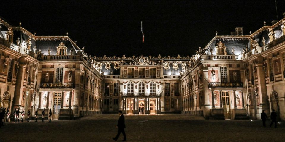 Paris: Transfer to Château De Versailles - Booking and Customization Options