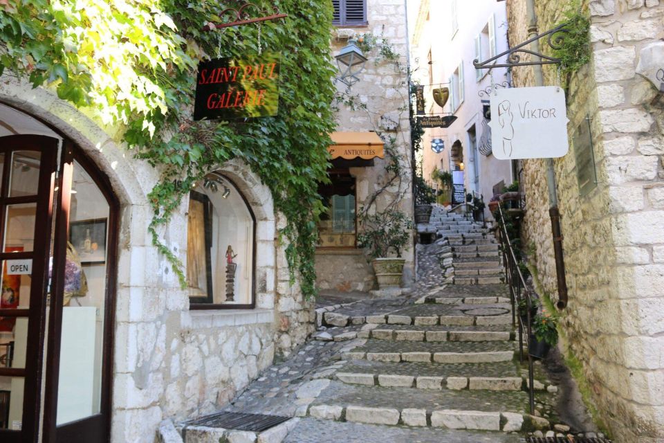 Perfume Factory of Grasse, Glass Blowers and Local Villages - Scenic Villages of Provence