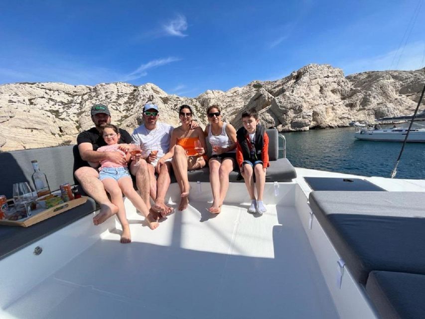 Marseille: Catamaran Cruise to Discover Frioul Islands - Dining and Refreshments
