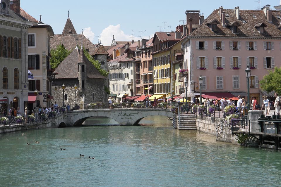 Annecy Private Guided Tour From Geneva - Key Points