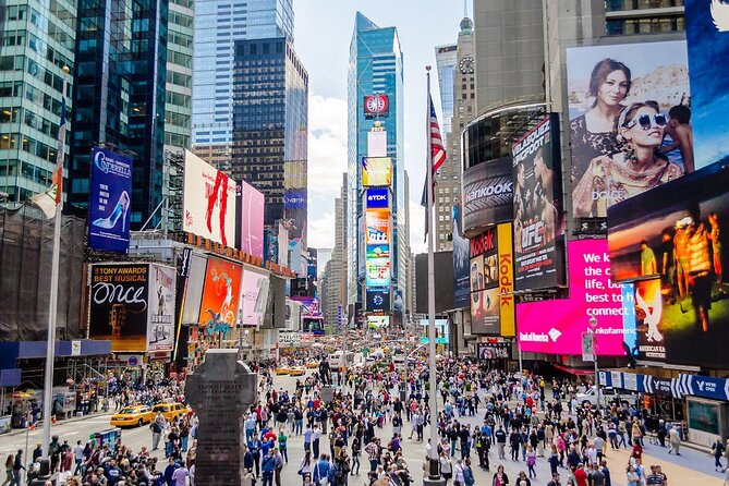 Broadway Theaters and Times Square With a Theater Professional - Key Points