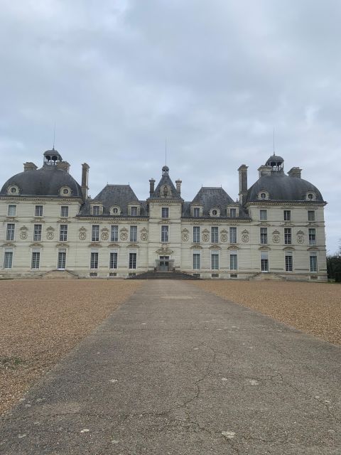 Cheverny : the 17TH Century Chateau of the Loire Valley - Key Points
