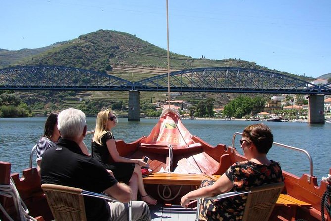 Douro Valley Historical Tour With Lunch, Winery Visit With Tastings and Panoramic Cruise - Charming Towns to Visit