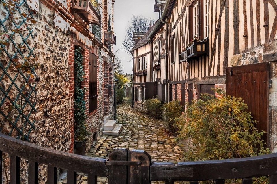 Honfleur Private Guided Walking Tour - Key Points